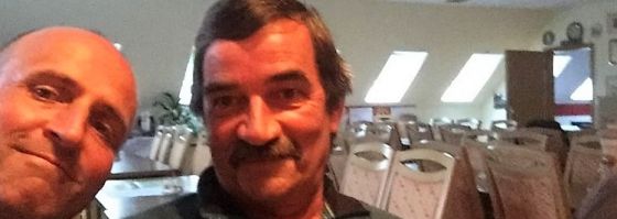 Kameraden feiern gemeinsam Geburtstag