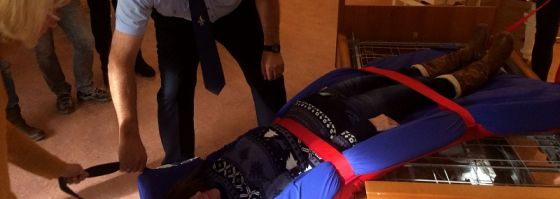 Feuerwehr schult Mitarbeiter des Lebenszentrums