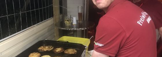 Kirmessonntag - Festplatz überfüllt mit Kindersachen